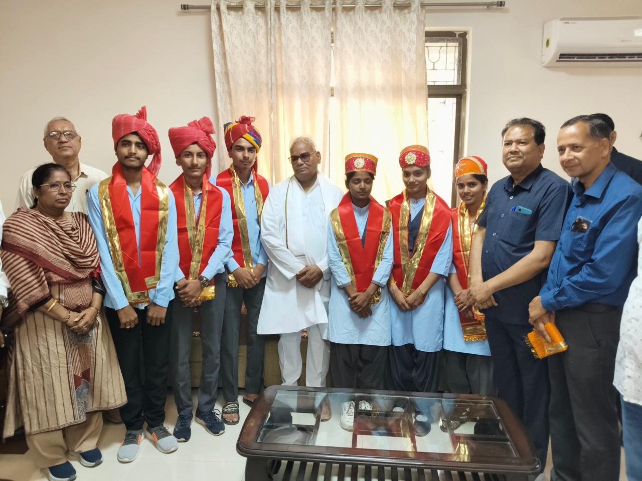 शिक्षा मंत्री मदन दिलावर ने राजसमंद में किया 10वीं और 12वीं के टॉपर्स का सम्मान